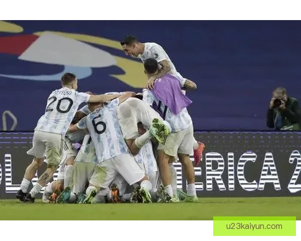 梅西率领阿根廷夺得美洲杯冠军，表现稳健引发关注