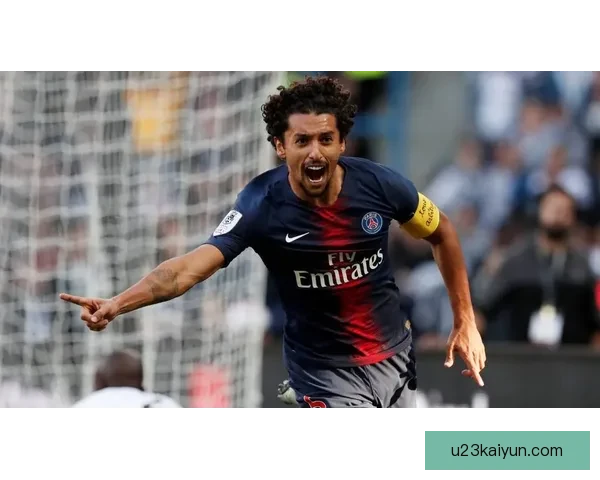 马尔基尼奥斯出自罗马青训，职业生涯起步于意甲赛场赛场